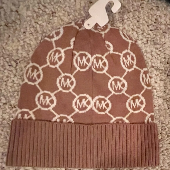 Women’s Michael Kors MK Logo Cuffed Signature Beanie with Tag - Picture 2 of 3